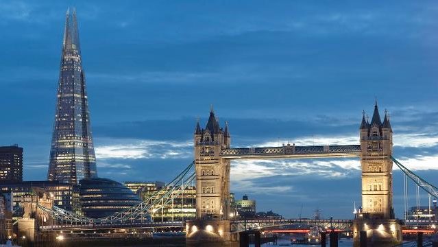 Shard tower & London bridge.jpg